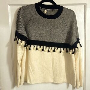 Large Gilli Sweater. Lightly worn
